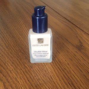 Estee Lauder Double Wear Foundation. Shade 1N1.